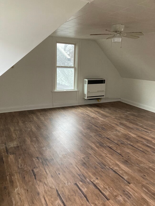 196 Benzinger St, Unit Upper Rear