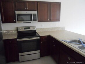 9363 W 33rd Ln in Hialeah, FL - Building Photo - Building Photo
