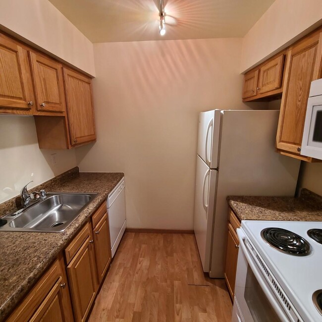 Country Village Apartments in Waupun, WI - Foto de edificio - Building Photo