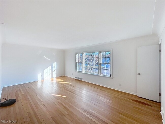 18411 Chagrin Blvd in Shaker Heights, OH - Building Photo - Building Photo