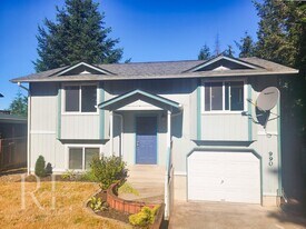 990 NE Larson Blvd in Belfair, WA - Building Photo