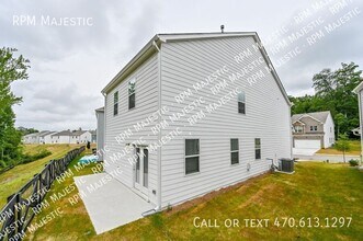 853 Bentley Dr in Fairburn, GA - Building Photo - Building Photo