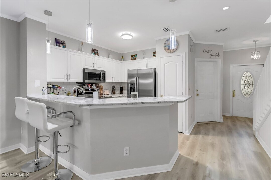 1369 Weeping Willow Ct in Cape Coral, FL - Building Photo