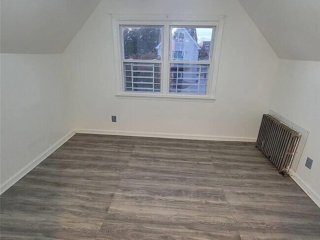 137-36 242nd St-Unit -2 in Queens, NY - Building Photo - Building Photo