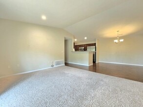 5640 Irish Way in Mishawaka, IN - Building Photo - Building Photo