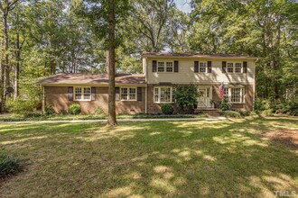 5131 Sourwood Rd in Durham, NC - Foto de edificio - Building Photo