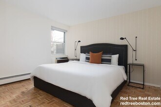 175 Freeman St in Brookline, MA - Building Photo - Building Photo