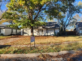 1321 Rosewood Hills Dr in Garland, TX - Building Photo