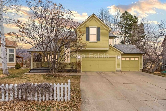 property at 2507 Ravenwood Ln
