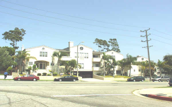 3722 Sawtelle Blvd in Los Angeles, CA - Building Photo