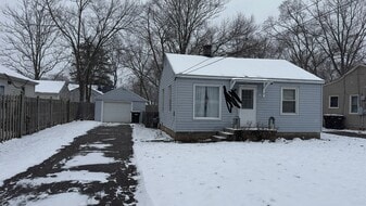 4511 Madison Ave SE in Grand Rapids, MI - Building Photo