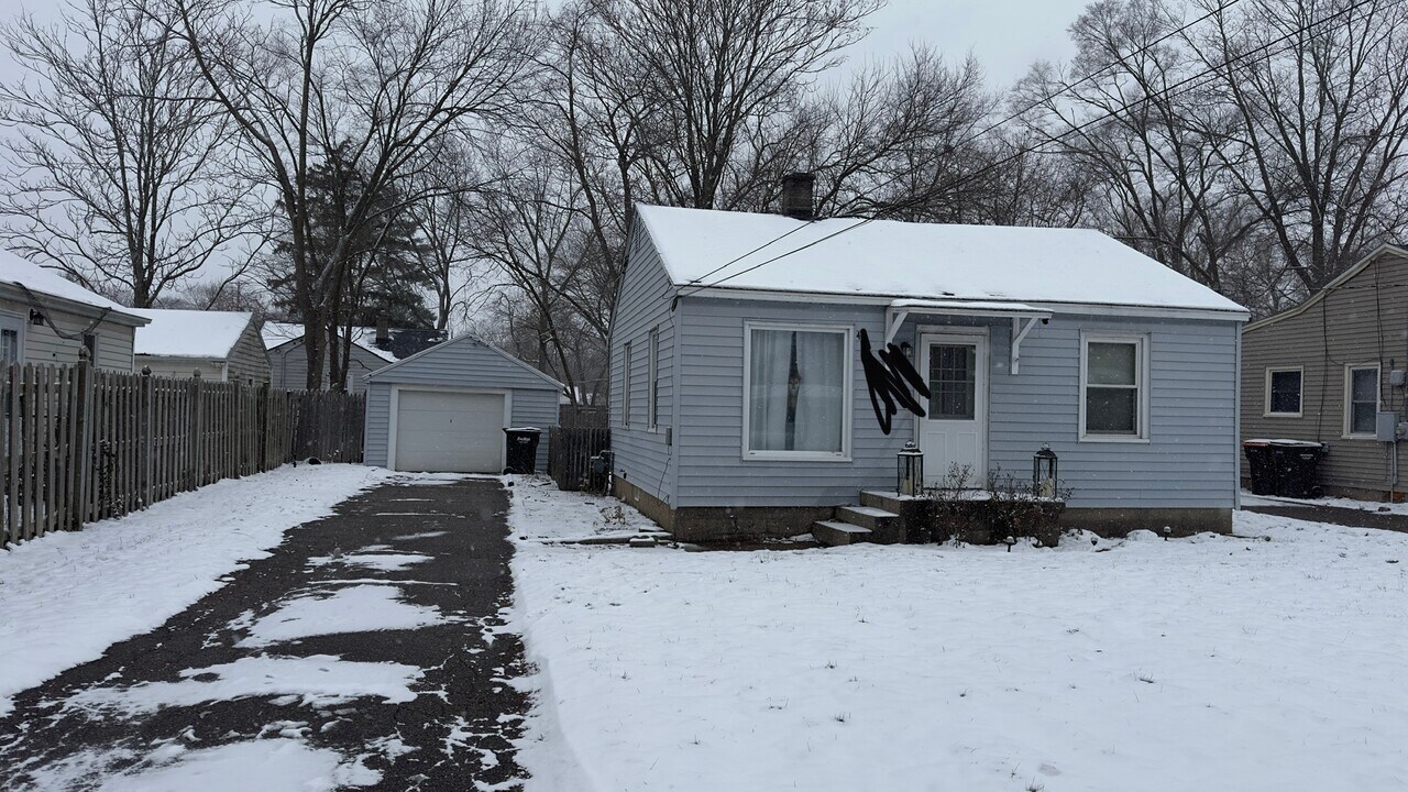 4511 Madison Ave SE in Grand Rapids, MI - Building Photo