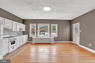 44 Dover Ave in Ewing Township, NJ - Building Photo - Building Photo