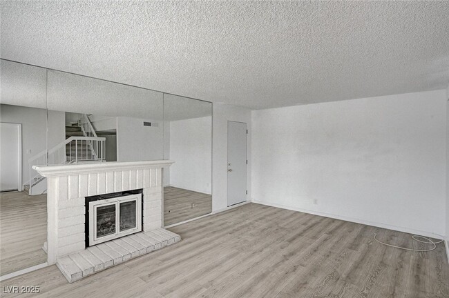 7182 Acorn Ct in Las Vegas, NV - Building Photo - Building Photo