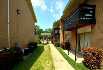 East Coast Apartments in Denison, TX - Foto de edificio - Building Photo
