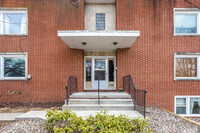 4230 Ingersoll Ave in Des Moines, IA - Foto de edificio - Building Photo