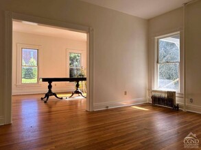 14 Anthony St in Hillsdale, NY - Foto de edificio - Building Photo