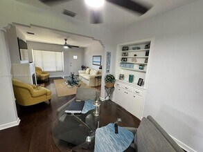 2210 SW 25th St in Miami, FL - Building Photo - Building Photo