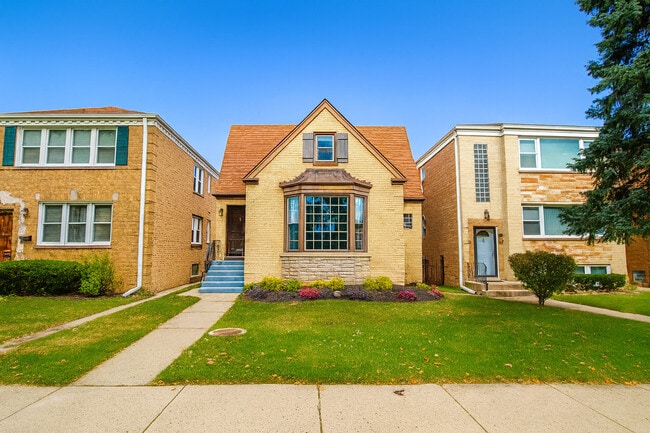 property at 6444 N Oketo Ave