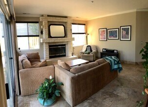 19043 Fieldstone Ct in Salinas, CA - Building Photo - Building Photo