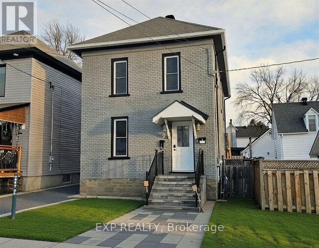property at 9 Kent St