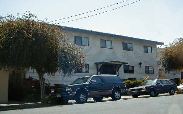 737 Adams St in Albany, CA - Foto de edificio - Building Photo