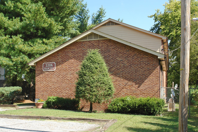 2206 Elliott Ave in Nashville, TN - Building Photo - Building Photo