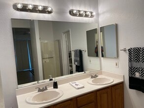 43233 Sawgrass Ln in Lancaster, CA - Building Photo - Building Photo