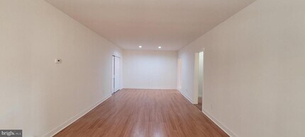 3 W Park Ave-Unit -APT 8 in Oaklyn, NJ - Building Photo - Building Photo