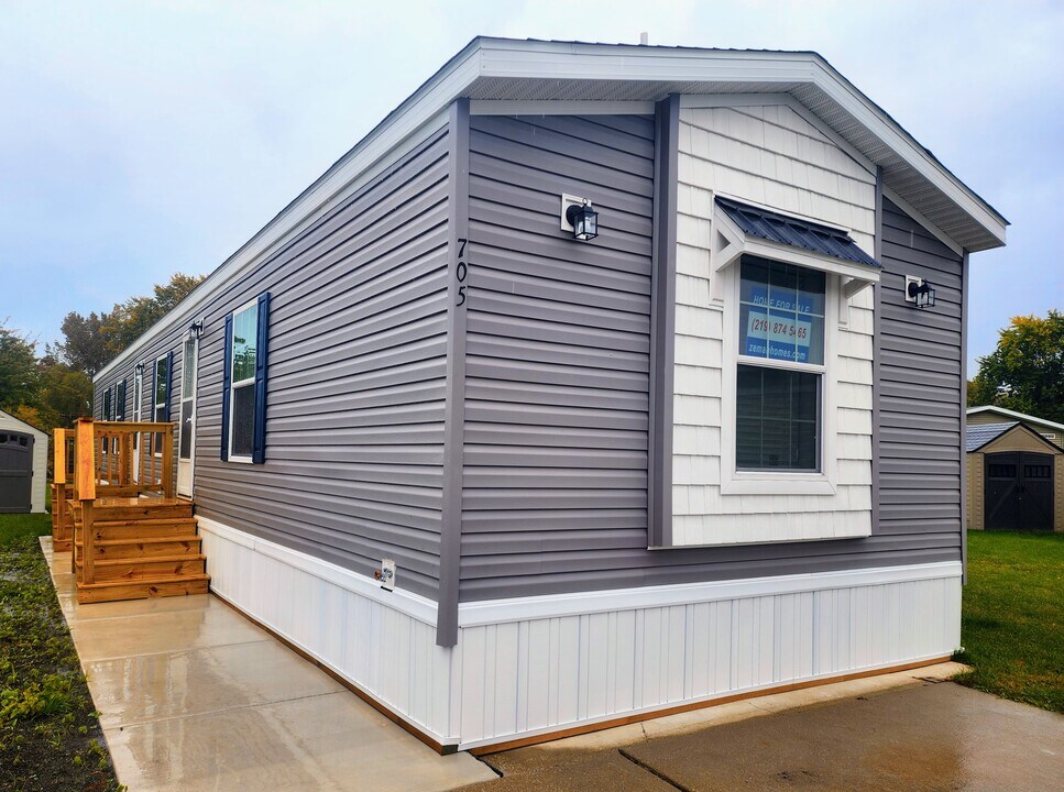 56 Creek Rdg in Michigan City, IN - Foto de edificio