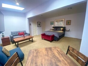 310 N Lima St in Burbank, CA - Building Photo - Building Photo