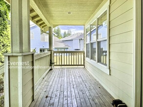 8833 NE 178th St in Bothell, WA - Building Photo - Building Photo