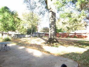 244 S Grove Park Rd in Memphis, TN - Building Photo - Building Photo