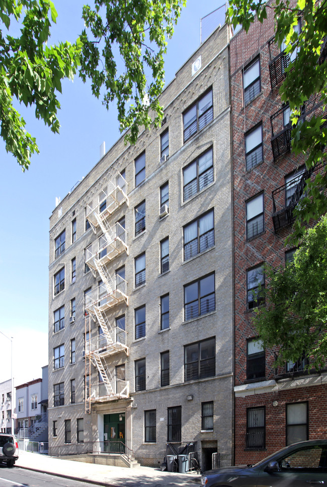 676 Willoughby Ave in Brooklyn, NY - Building Photo - Building Photo