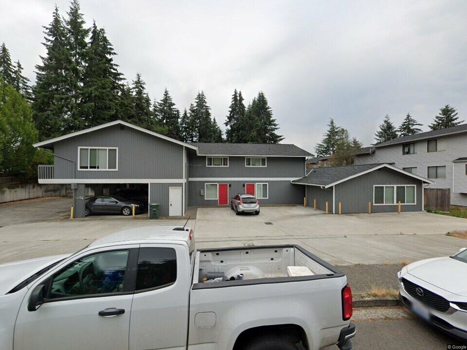 12601 SE 30th St in Bellevue, WA - Building Photo