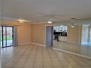 7921 NW 12th St in Pembroke Pines, FL - Building Photo - Building Photo
