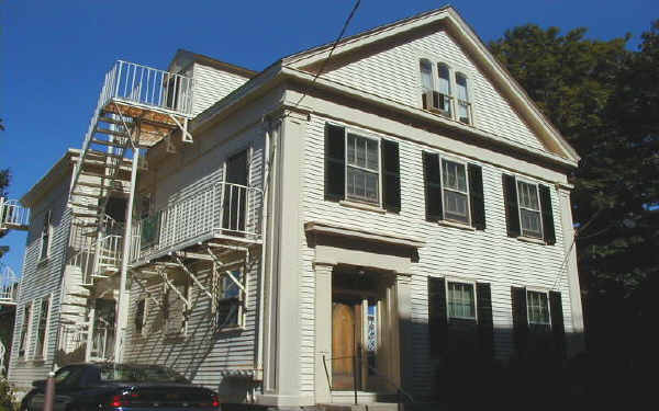 25 Charter St in Newburyport, MA - Foto de edificio - Building Photo