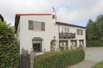 916 18th St in Santa Monica, CA - Building Photo - Primary Photo