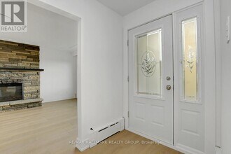 269 Michel Cir in Ottawa, ON - Building Photo - Building Photo