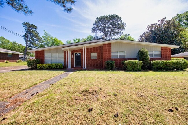 316 Ferry Way in Montgomery, AL - Building Photo - Building Photo