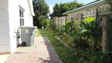 7804 Terrace Rd in Lantana, FL - Building Photo - Building Photo