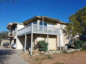 1008 Clayton Nolen Dr in Horseshoe Bay, TX - Building Photo - Building Photo