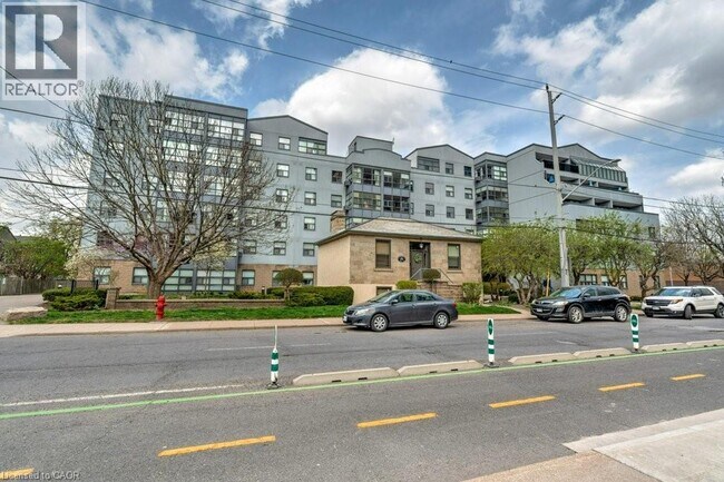 175 Hunter St E in Hamilton, ON - Building Photo - Building Photo