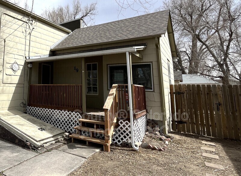 19 N 15th St in Colorado Springs, CO - Building Photo