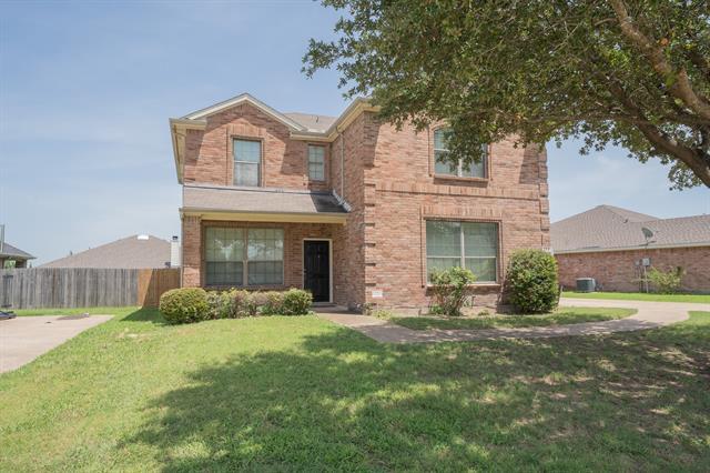 209 S Chestnut St in Forney, TX - Building Photo