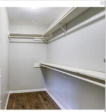 9550 Deering Dr in Houston, TX - Building Photo - Building Photo