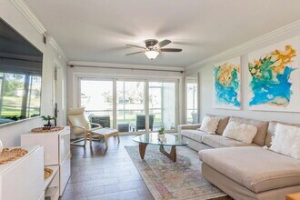 250 Timber Lake Cir in Naples, FL - Building Photo - Building Photo