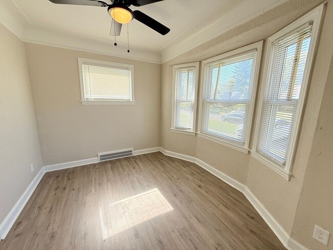 This beautifully updated 3-bedroom, 1-bath in Detroit, MI - Building Photo - Building Photo