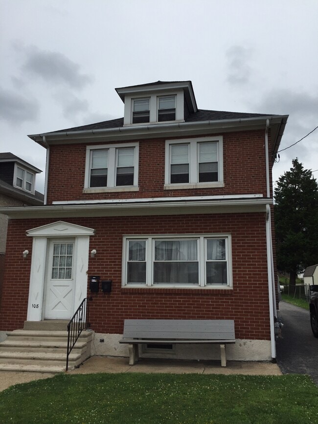 108 W 6th Ave, Unit 2ndFloor in Conshohocken, PA - Building Photo - Building Photo