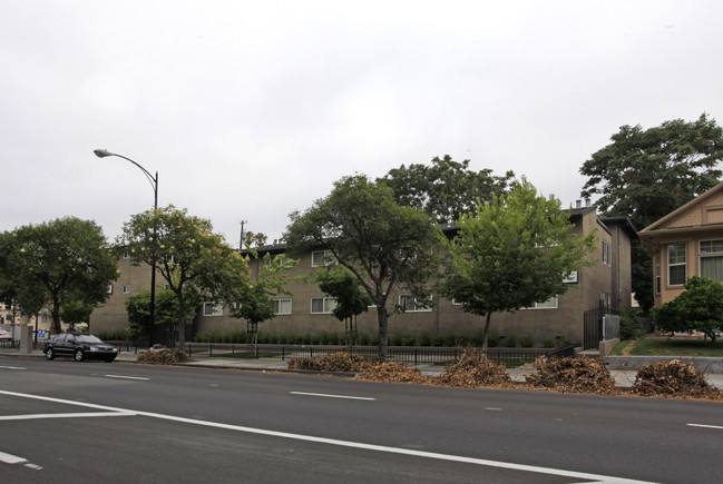 University Apartments in San Jose, CA - Building Photo - Building Photo